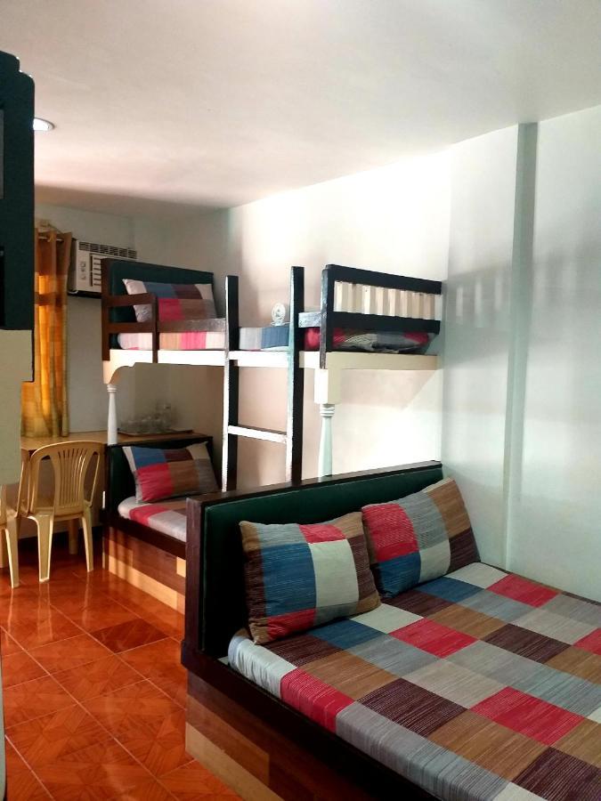 Park Vil-La Apartelle Quezon City Exterior photo